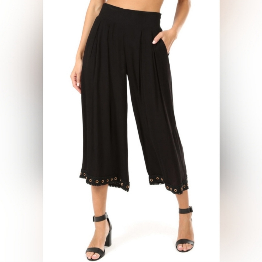 Misa Los Angeles Black Cropped Pants Size S
